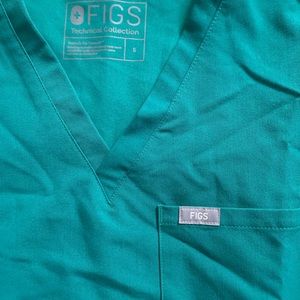 Figs scrub top